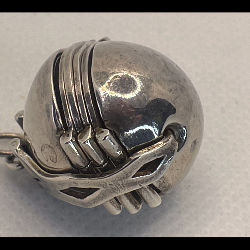 Beautiful locket - Picture 2 of 7